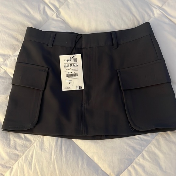 NWOT Pull&Bear micro mini tailored cargo pocket skirt in dark gray. XS - Picture 7 of 7